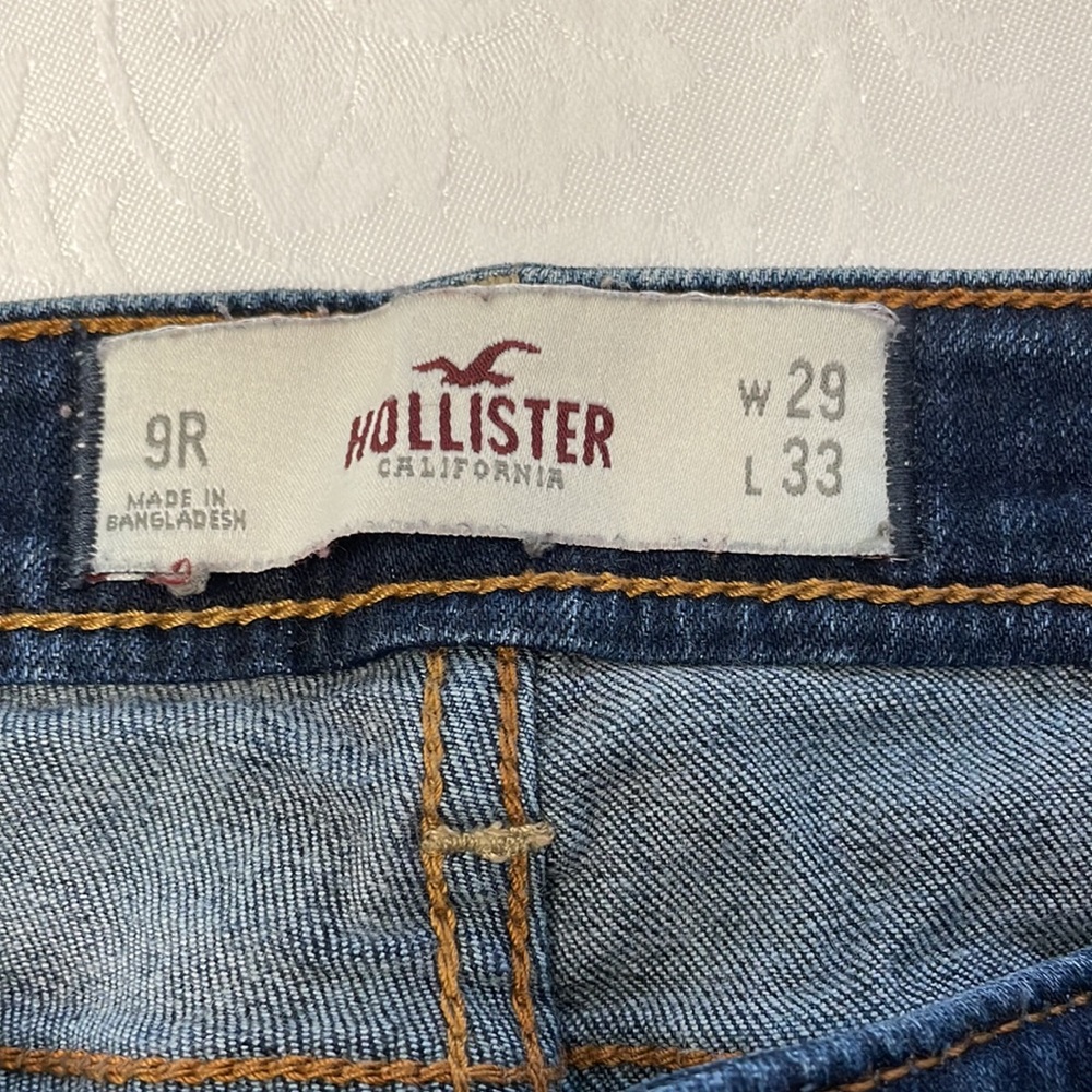 Hollister women’s jeans in size 9 - Picture 3 of 3